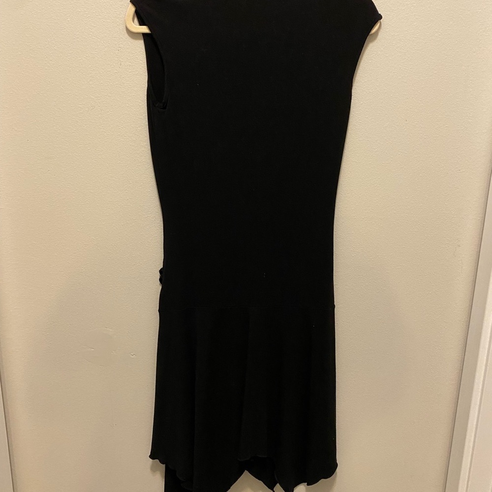 Volume one black dress size Medium with a brown plastic closure - Picture 4 of 11